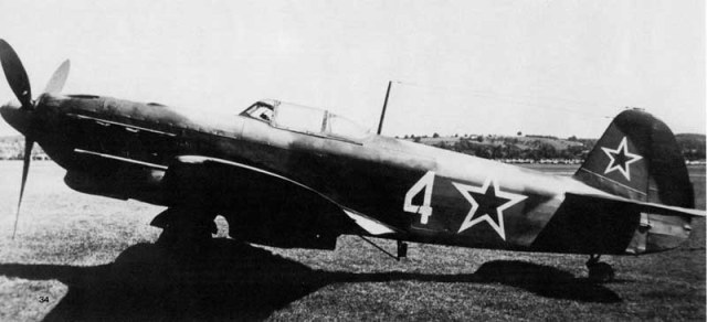 Як-9. 5 ВА. Пилот - л-т Г.Н. Кочетов. Дюбендорф, Швейцар (2).jpg